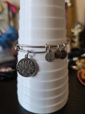 Alex And Ani Lotus Charm Bangle Bracelet Adjustable Silver-Tone 2014 Edition